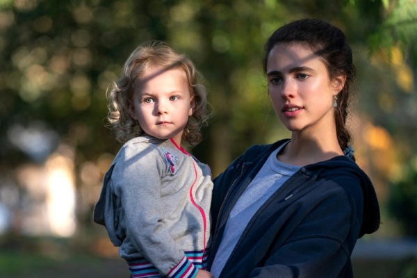 Criada, uma s&eacute;rie da Netflix, comovente e dura. A hist&oacute;ria sobre uma m&atilde;e e uma filha sem-abrigo