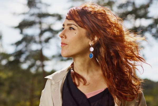 Zaz lan&ccedil;a novo disco &ldquo;ISA&rdquo;